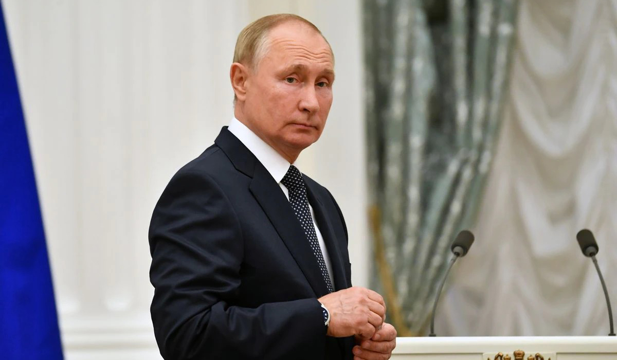 Russia's Vladimir Putin self-isolates after COVID-19 infects inner circle